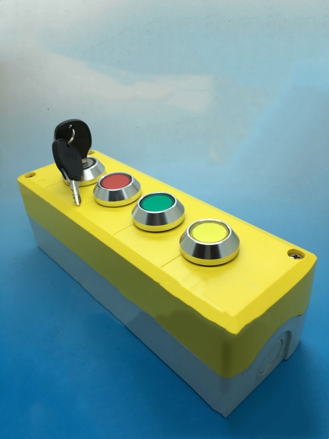 深灰色盒4孔盒 4位盒LAS0-K-11复位按钮LAS0-K-11Y/21钥匙开关