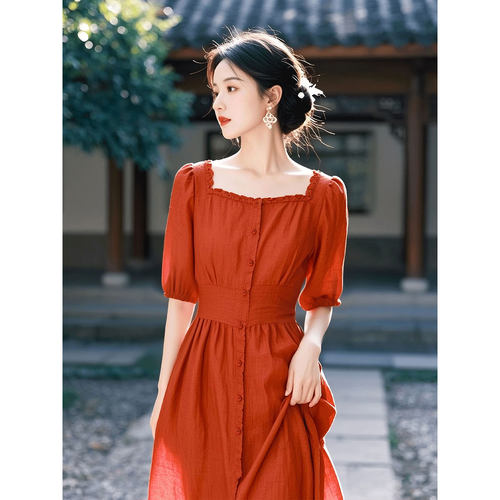 红色方领连衣裙女2026年夏季新款