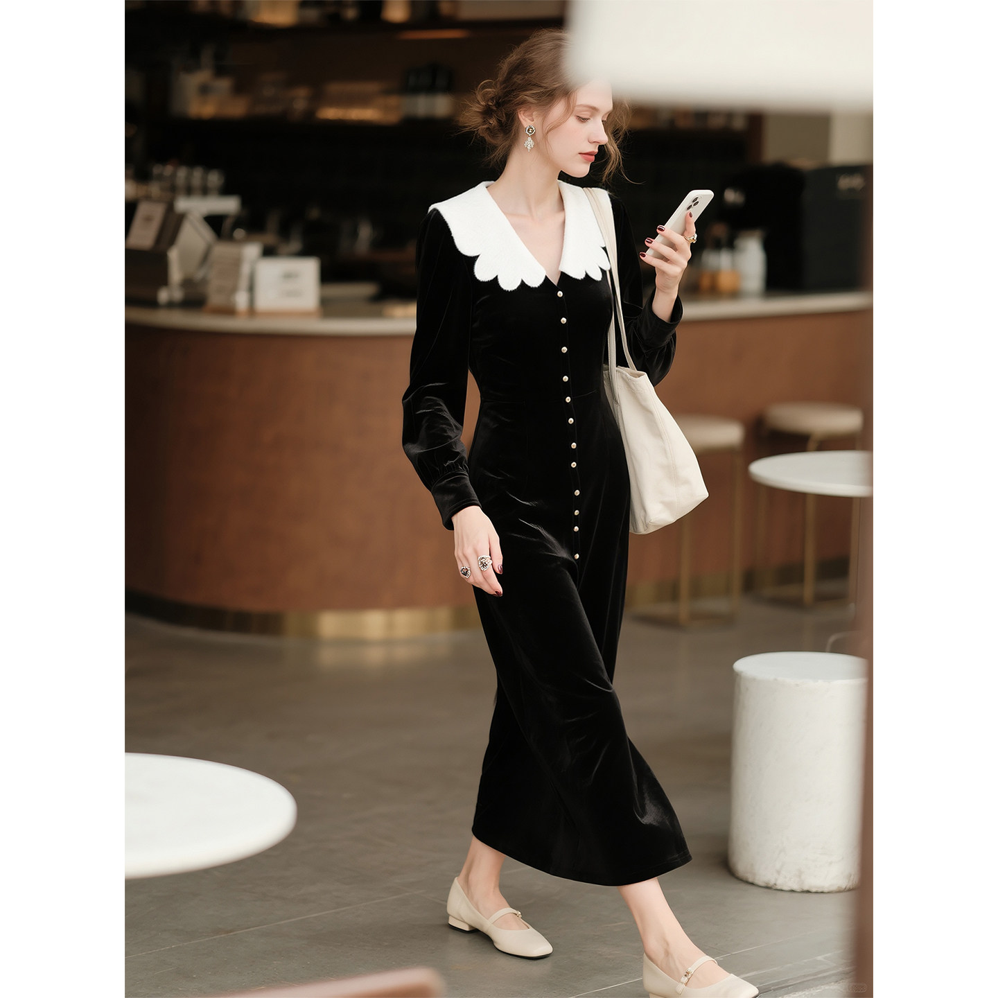 黑色丝绒连衣裙女2025年秋冬新款