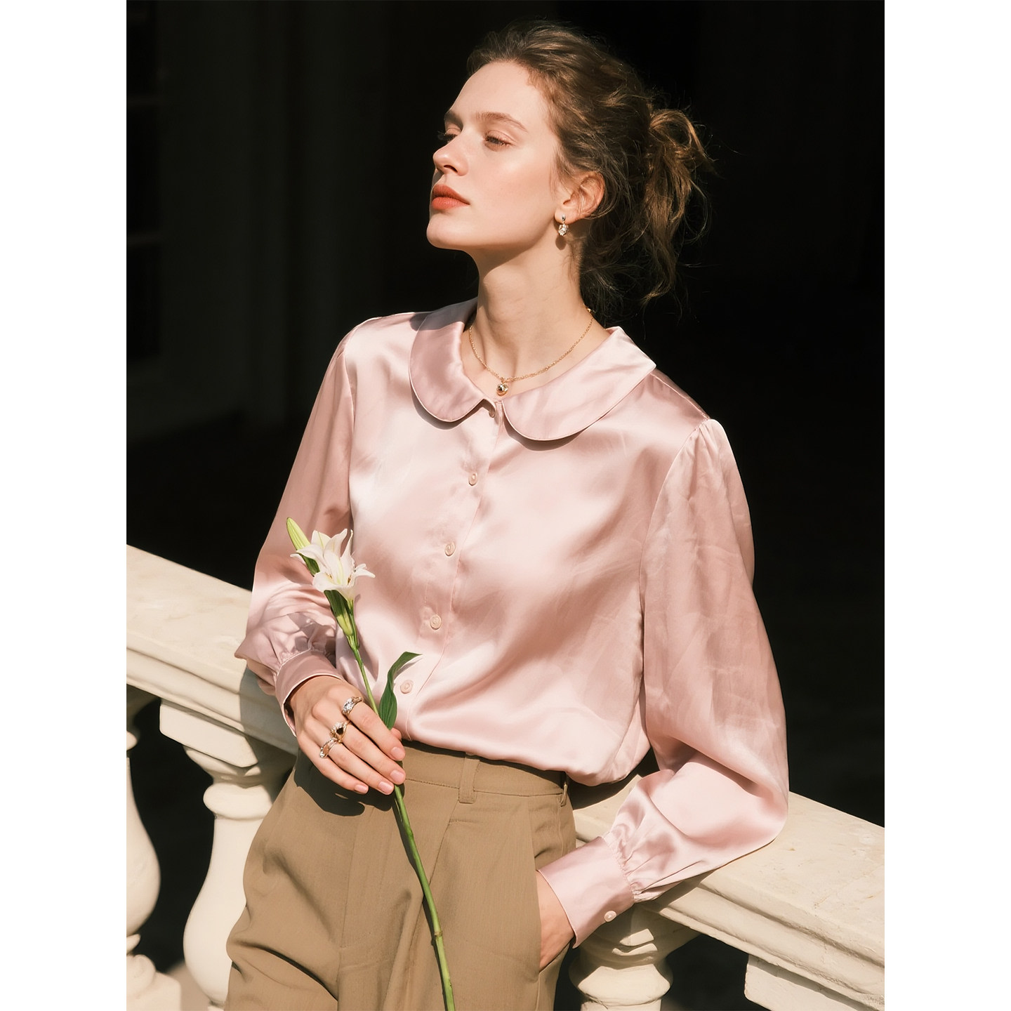粉色缎面翻领衬衫女2026年春季新款时尚减龄衬衣叠穿百搭气质上衣