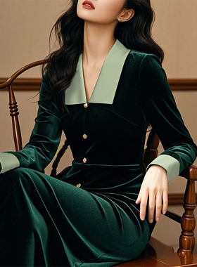 法式墨绿色丝绒连衣裙女2026年春季新款高级感轻奢收腰a字裙子