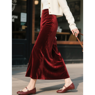 酒红色丝绒半身裙女2026年秋冬新款收腰气质显瘦喜庆A字长裙子