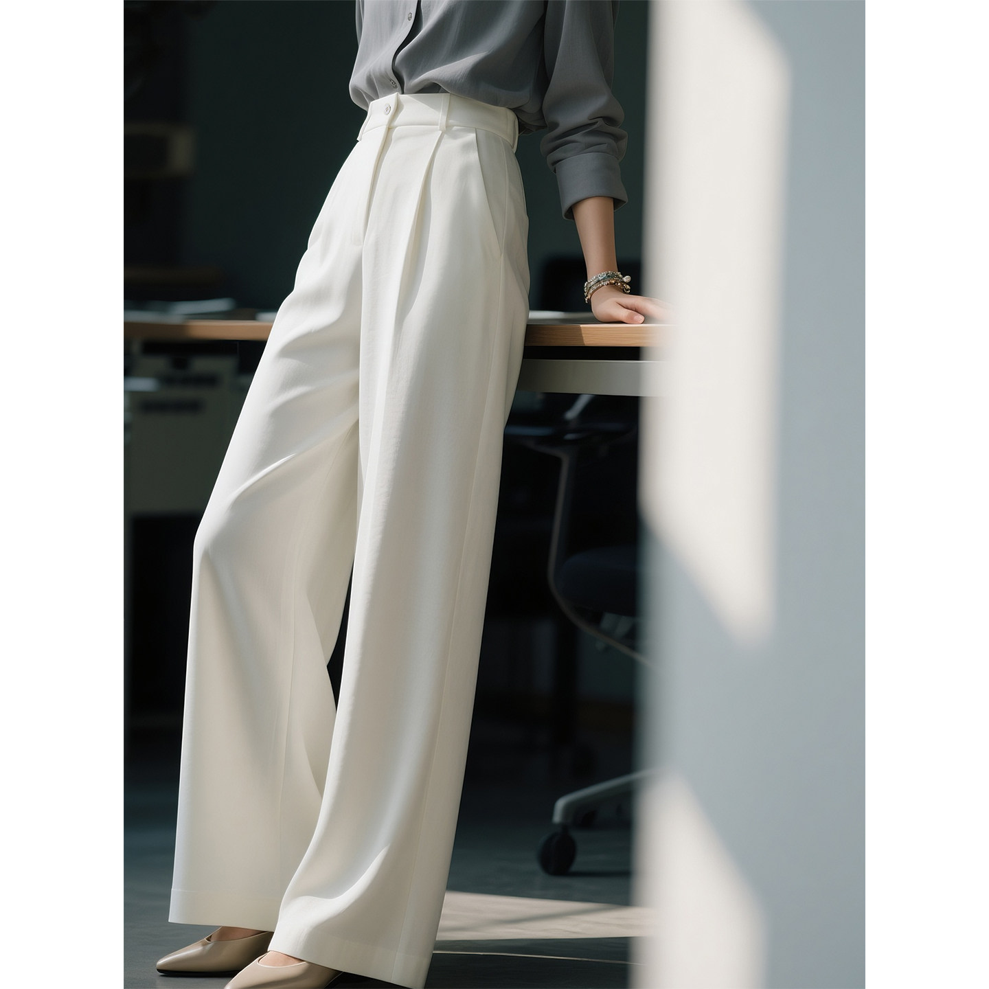 白色阔腿裤女2025年秋季新款高腰显瘦垂感松弛感休闲直筒阔腿裤子,女装/女士精品,休闲裤,淘宝优惠券,粉丝福利购,淘宝优惠卷