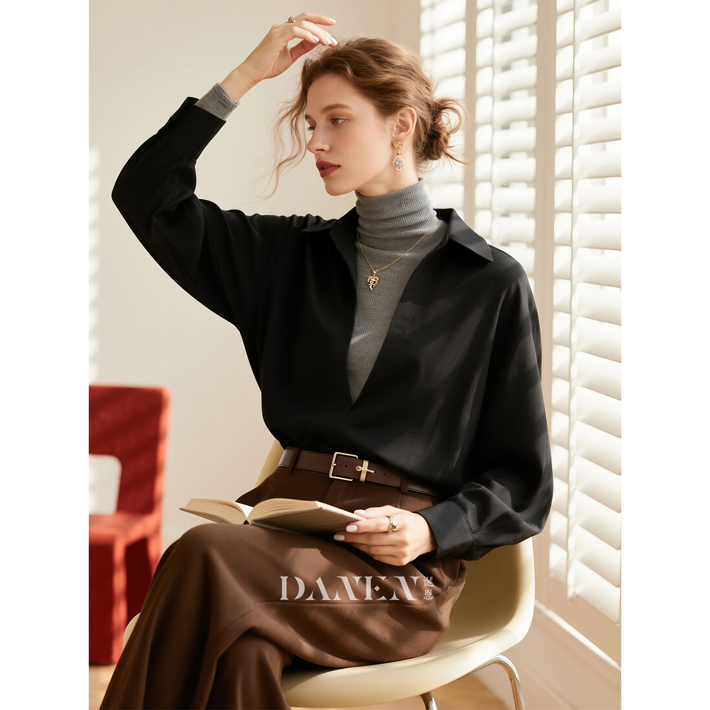 黑色V领长袖衬衫女2025年秋冬