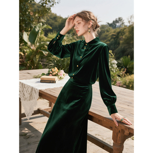 墨绿色丝绒套装女2025年秋冬新款轻奢高级感女装衬衫半身裙两件套