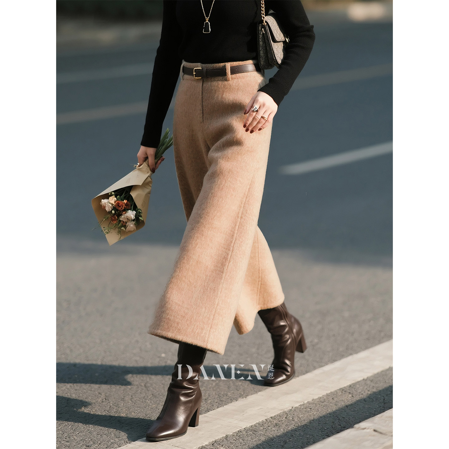 浅咖色羊绒八分阔腿裤女2025年