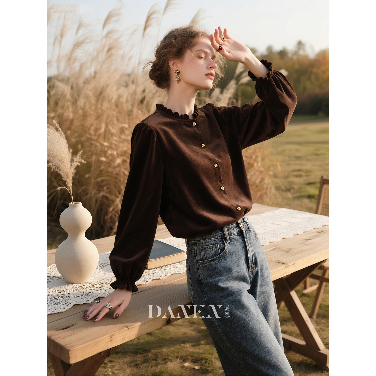 深棕色木耳边灯芯绒衬衫女2025年