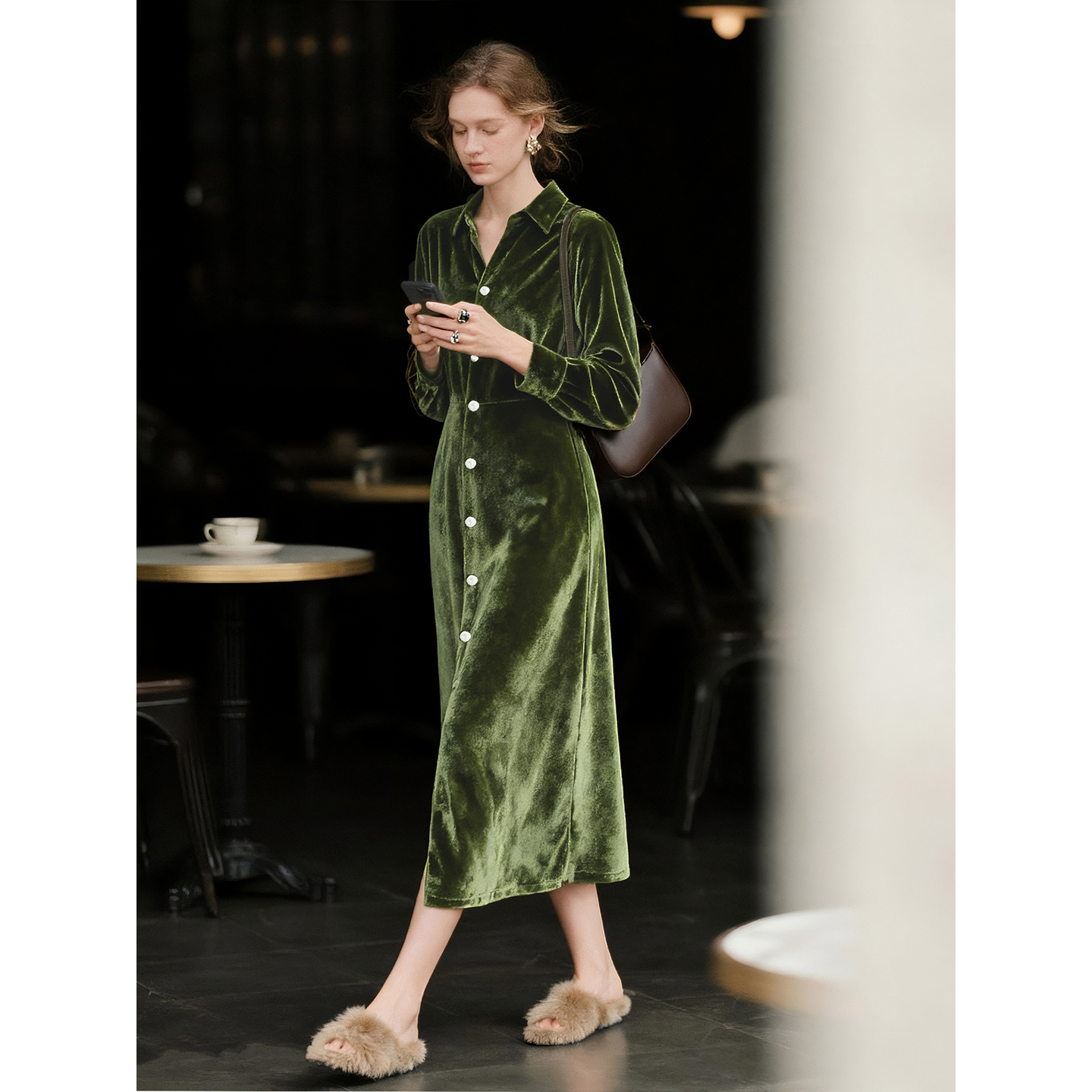 绿色丝绒长袖连衣裙女2025年秋冬