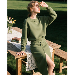 橄榄绿卫衣开叉半身裙套装女2026年春季新款慵懒风通勤减龄两件套