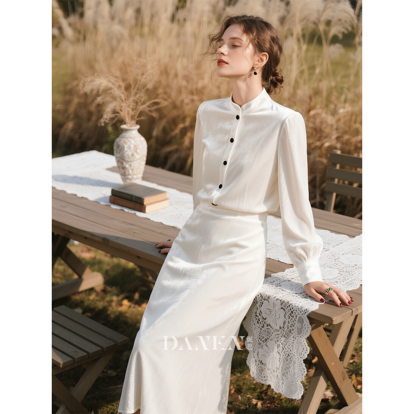 白色丝绒套装女衬衫半身裙两件套