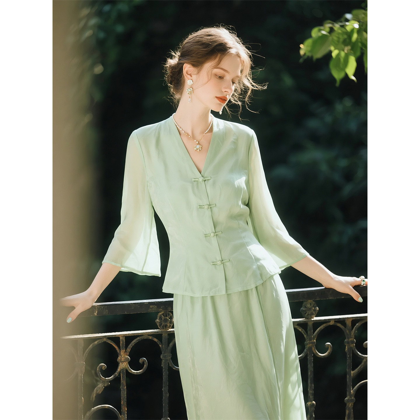 薄荷绿V领盘扣衬衫半身裙套装女2026年春季新款显瘦半身裙两件套,女装/女士精品,时尚套装,淘宝优惠券,粉丝福利购,淘宝优惠卷