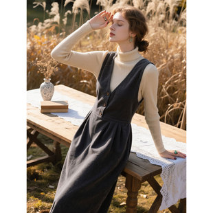 深灰色灯芯绒V领背心连衣裙女2026秋冬新款纯棉高级感中长款裙子