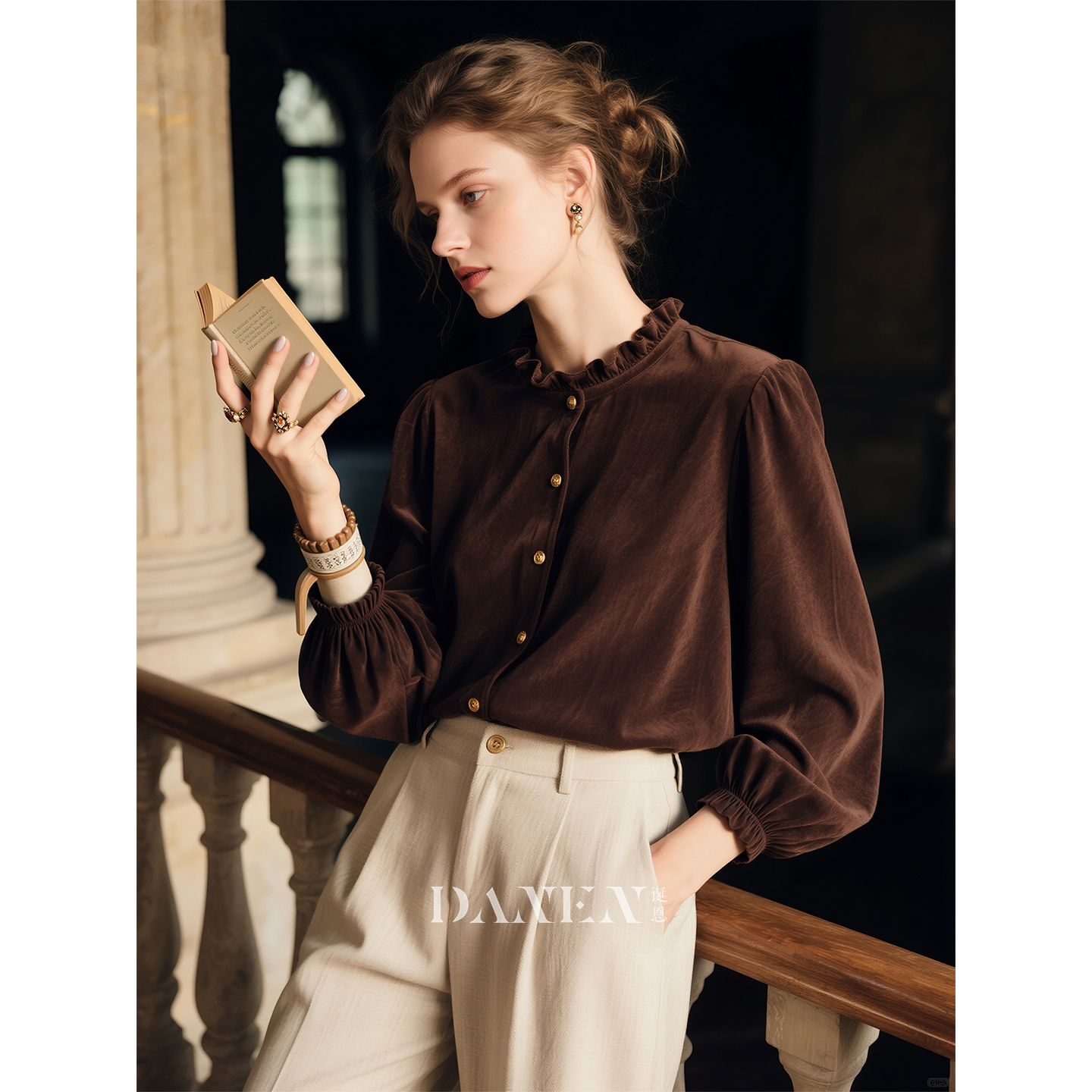 深棕色木耳边灯芯绒衬衫女2025年