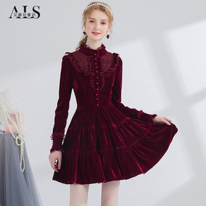 艾丽丝2026春季新款女复古丝绒蛋糕裙酒红色气质显瘦新年连衣裙