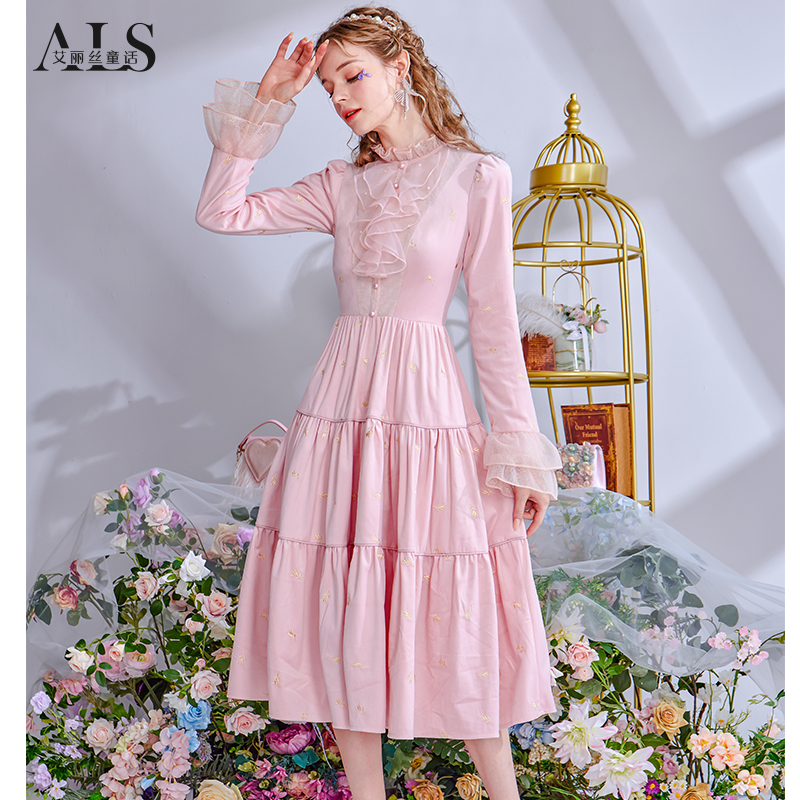 艾丽丝2025秋季新款粉色甜美立领刺绣蛋糕裙法式复古荷叶边连衣裙