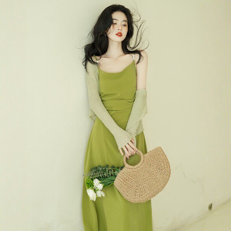 法式绿色洋装夏季2026新款高级感气质绝美超仙吊带开衫两件式套装