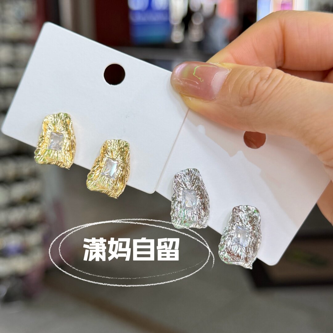 【2026潇妈严选】潇妈自留异型花瓣点缀造型耳钉EH0181