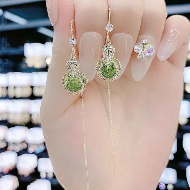 撤柜新款绿色白菜水晶耳线女气质设计感耳环耳钉百搭显瘦耳坠耳饰