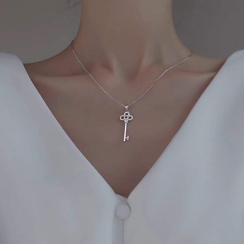 撤柜韩版钥匙项链女夏季小众百搭吊坠简约锁骨链颈链潮