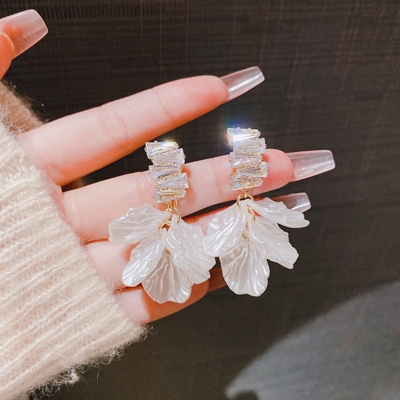 撤柜年新款花朵贝壳锆石耳环女爆款耳坠小众轻奢高级时尚百搭耳钉