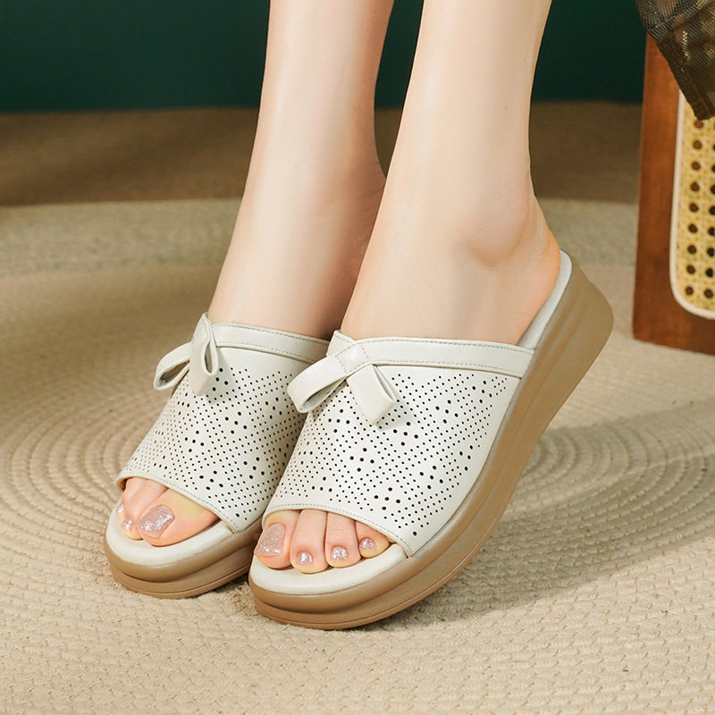 德国不累脚妈妈凉拖鞋外穿真皮坡跟厚底女士中跟一字拖平底中老年