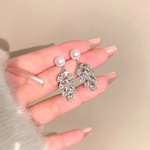 撤柜法式设计感轻奢树叶锆石耳环女精致高级感珍珠耳钉新款潮耳饰