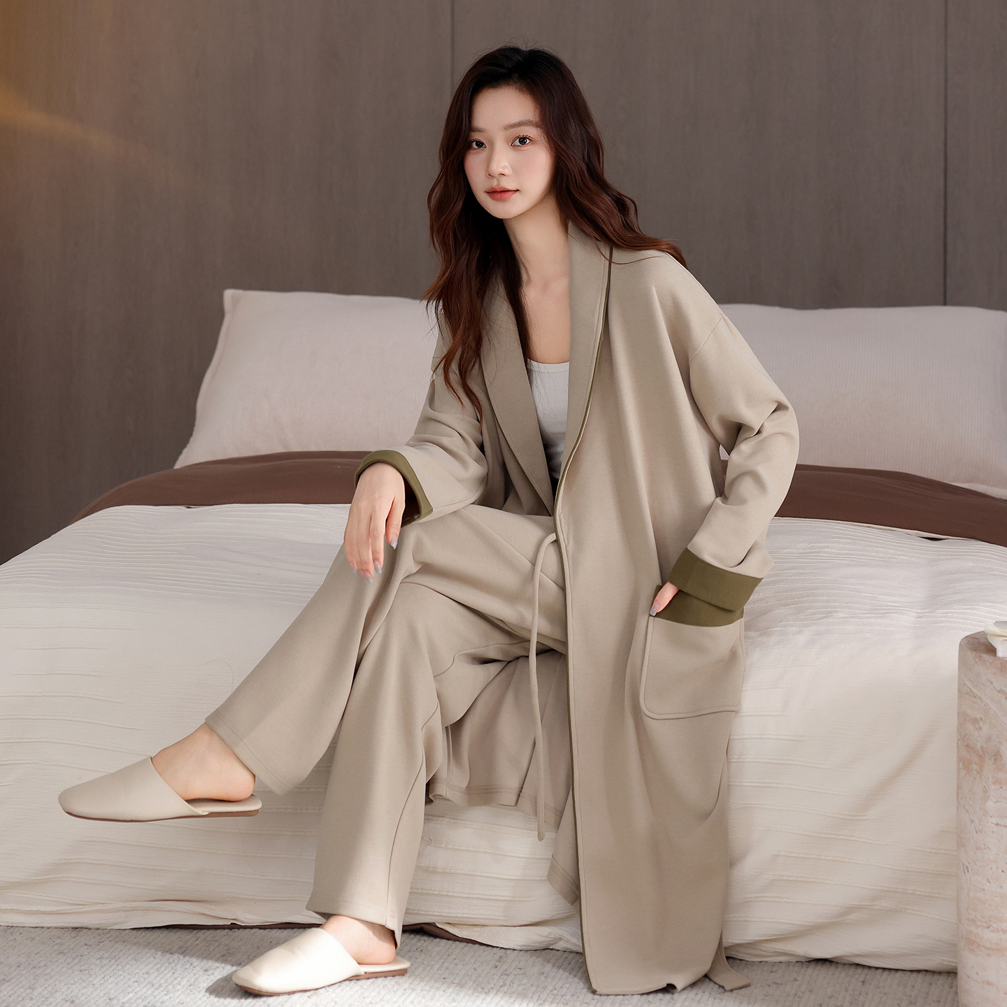 潮牌低饱和德绒睡衣女冬季新款长袖长裤睡袍简约休闲家居服冬天套