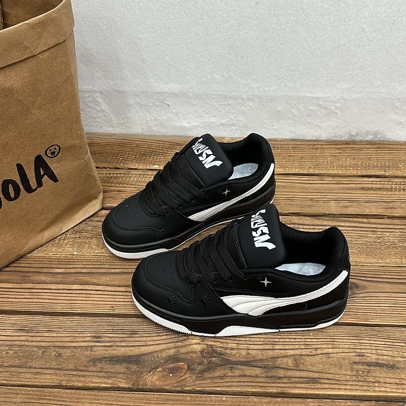 原创港风潮流黑白色厚底面包男鞋2026春季新款小众情侣休闲板鞋