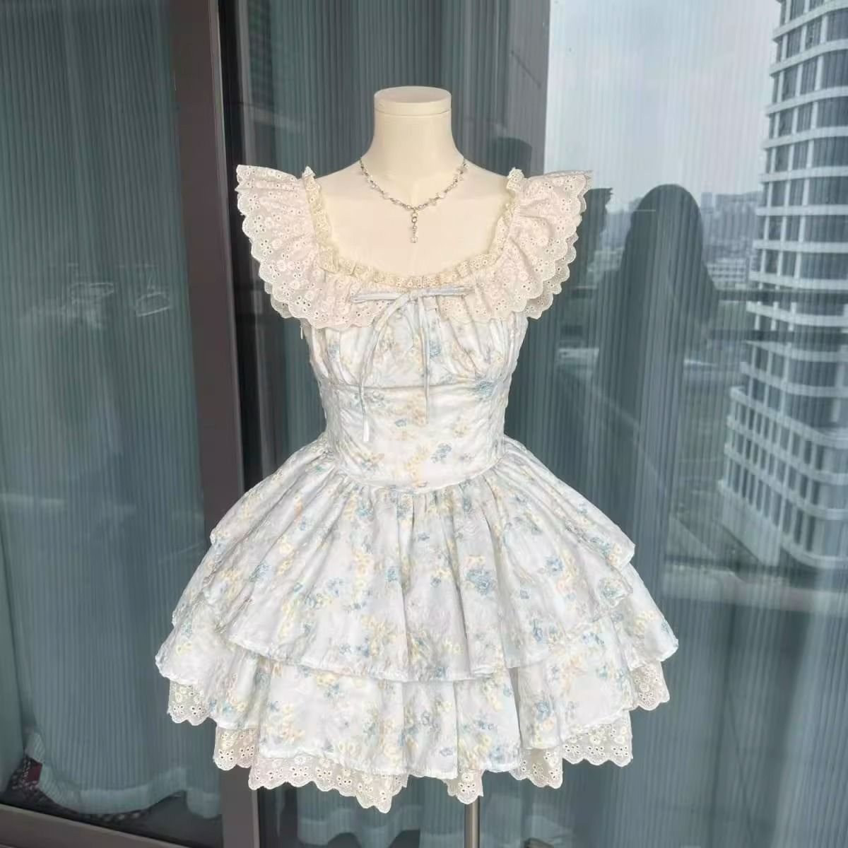 法式甜美碎花小飞袖连衣