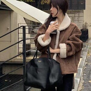 冬季保暖皮毛一体棉服外套女2025新款加绒加厚翻领羊羔绒短款棉衣