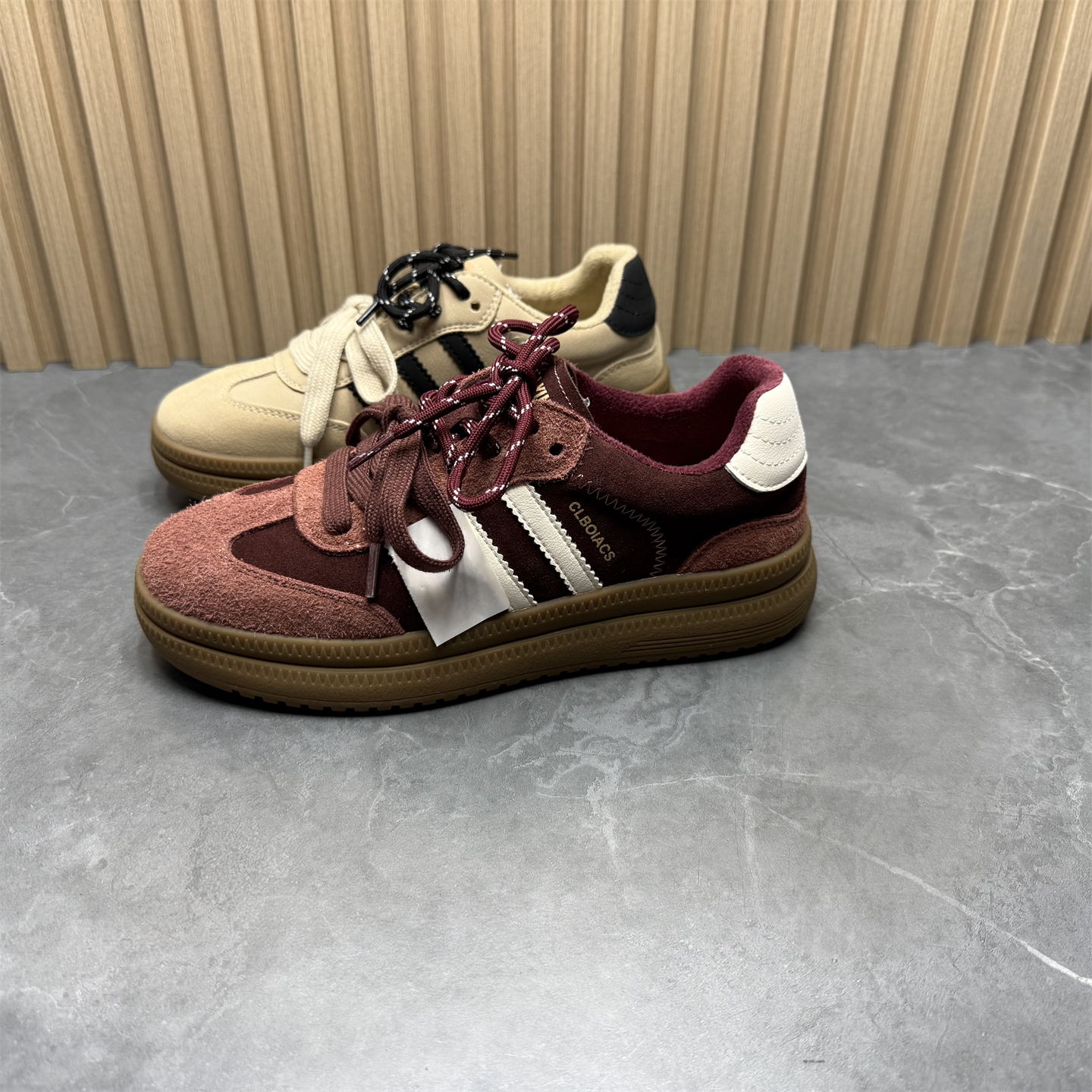 品牌撤柜断码2025秋冬季新款时尚休闲鞋加绒真皮德训鞋运动鞋棉鞋