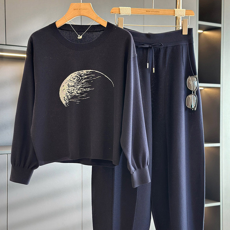 时尚洋气冰丝妈妈装套装女圆领秋装新款气质百搭中老年针织两件套