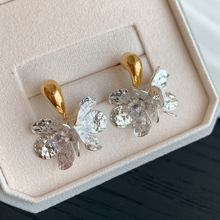 S925银针欧美小众设计金属撞色锆石花花耳环耳坠耳饰短款 潮人女
