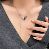 博主同款 小众设计感三角牌吊坠银色钛钢项链高级感网红锁骨链颈链