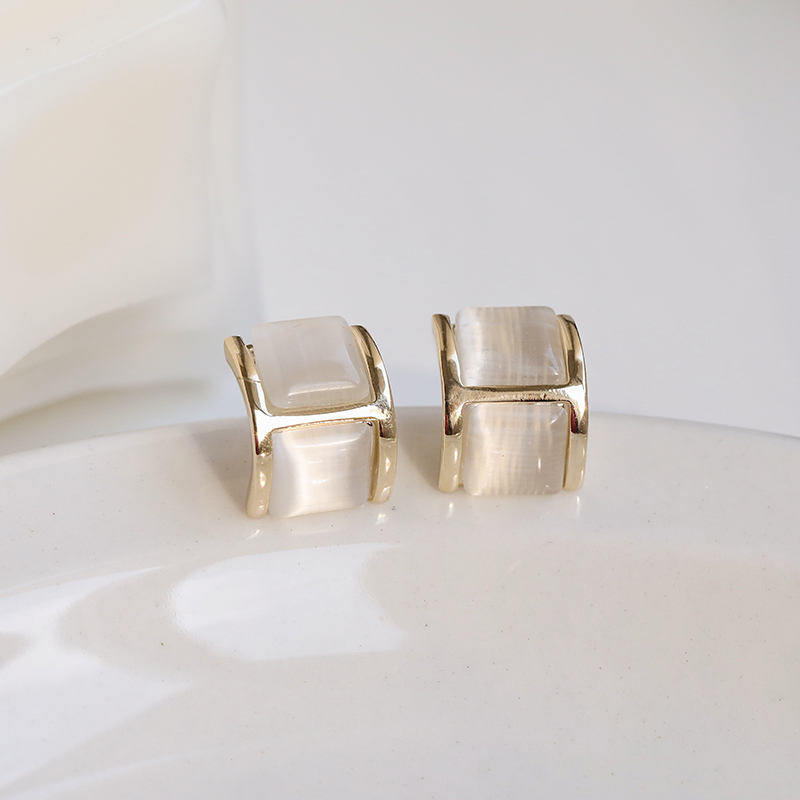 INS猫眼石电镀真金百搭短款耳环