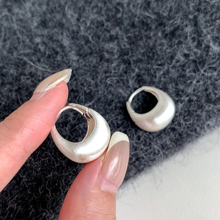 秋冬简约冷淡风拉丝金属水滴耳扣高级感气质耳环潮人短款 耳饰女