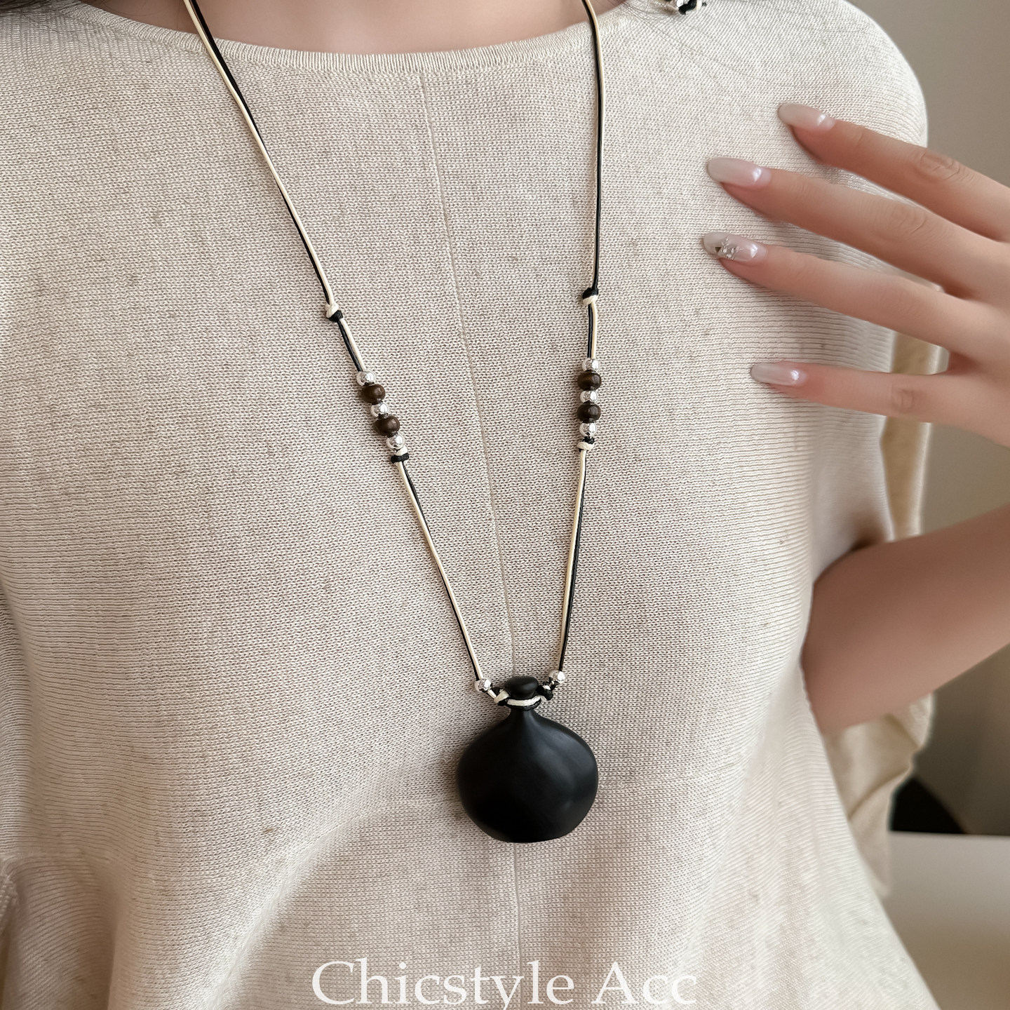 老钱静奢风中古黑色木头酒壶造型项链长款高级感毛衣链气质时尚女