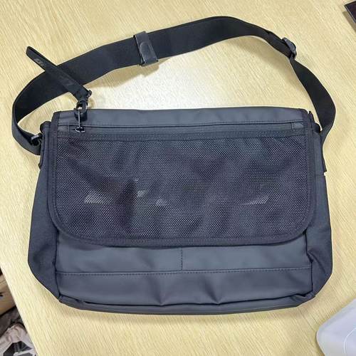 李宁斜挎户外运动休闲包