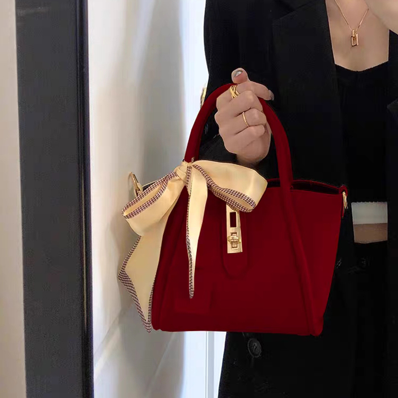 小众结婚包红色新娘包