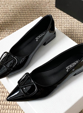 气质小尖头名媛风V扣百搭浅口大码女鞋41到43低跟红色单鞋女春秋