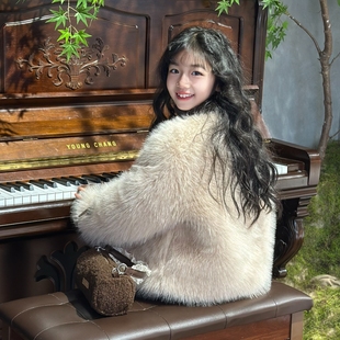 盼盼熊儿童皮草冬装外套女童2026冬季仿狐狸毛毛衣加绒加厚公主风