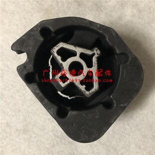 适用于宝马X5 X6变速箱E70 E71胶套F15分动箱F16衬套波箱脚垫支撑