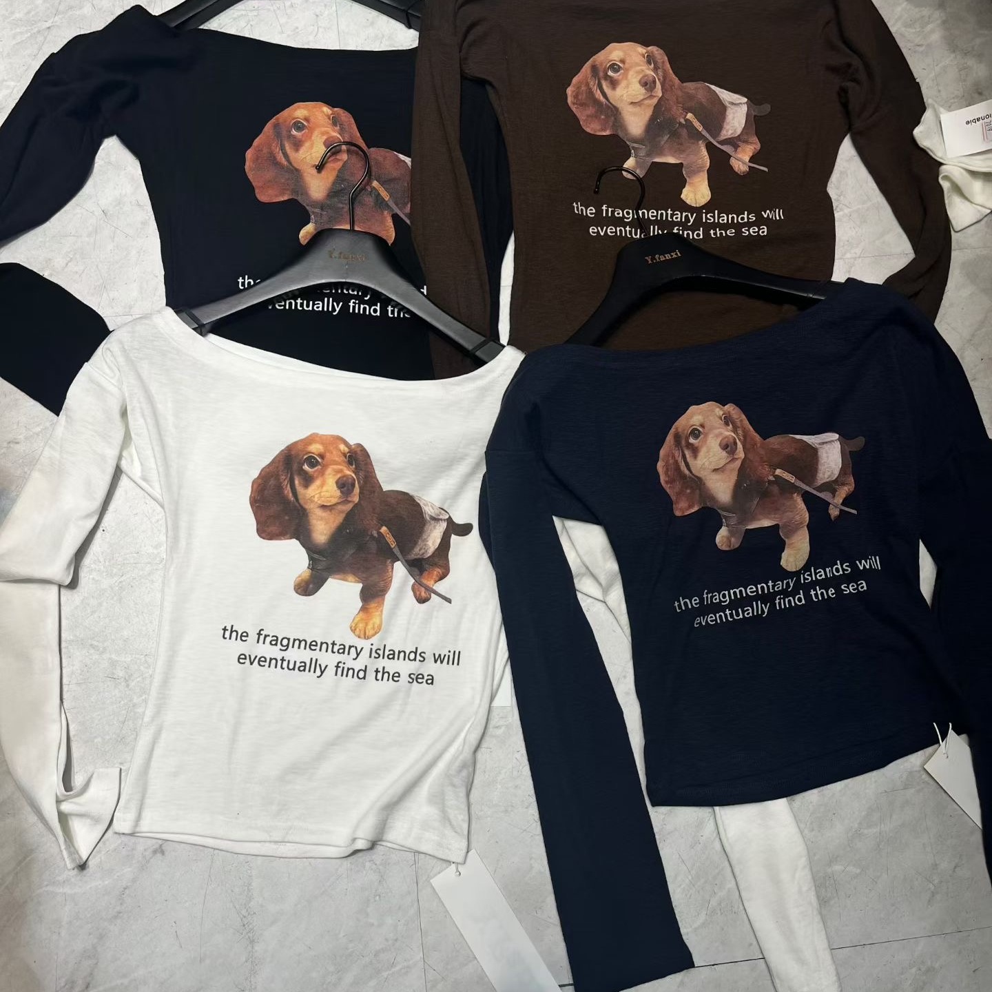 十三行狗狗印花露肩T恤女2025秋季新款辣妹韩版设计感显瘦上衣女