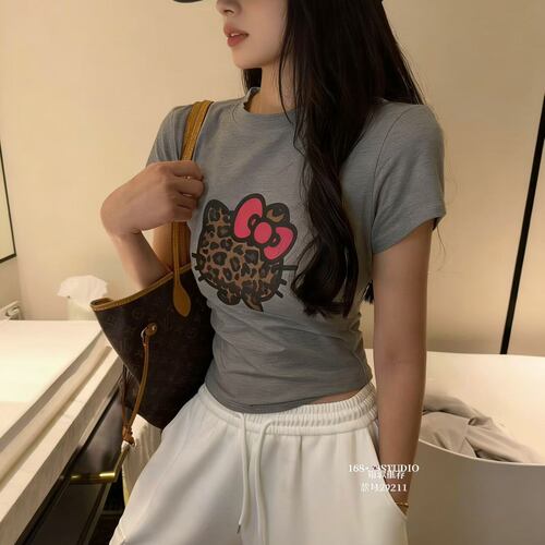 2026夏季新款韩版时尚豹纹KT印花短袖T恤女修身辣妹垫肩短款上衣
