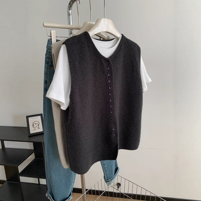 深灰色老钱风圆领排扣针织马甲女时髦叠穿无袖背心毛衣开衫秋冬