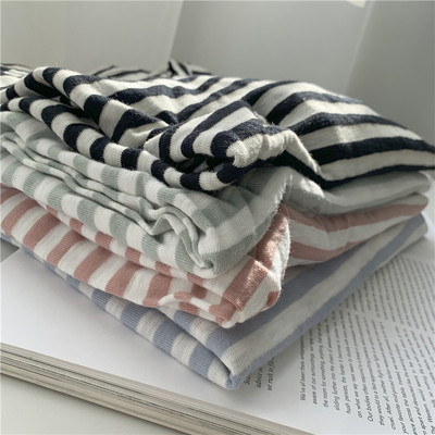 春季浅绿条纹休闲圆领T恤上衣女