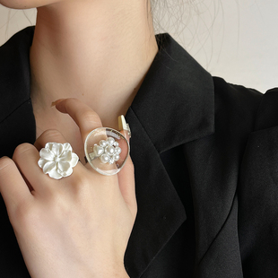 韩系开口珍珠白色立体花朵戒指百搭透明水钻指环ins风小众食指戒