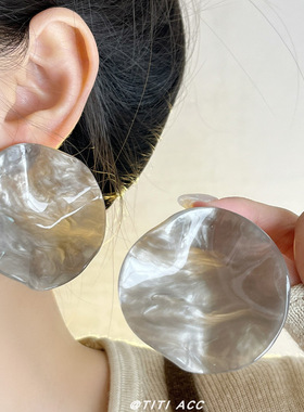 都市冷淡风白色气质几何大女主耳钉轻奢高级感夸张圆圈耳环耳饰潮