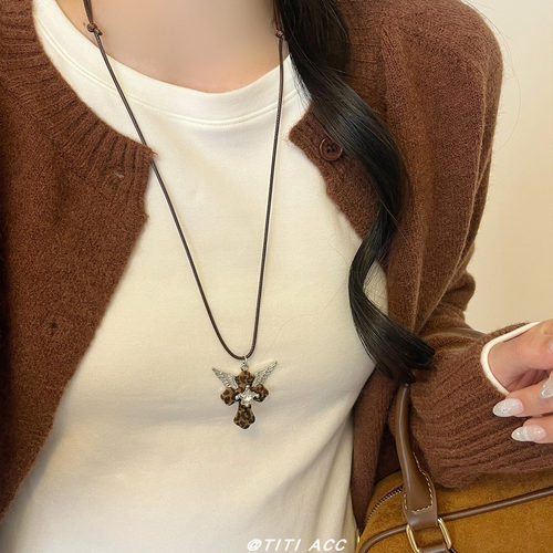 甜酷天使之翼豹纹十字架吊坠项链女千禧辣妹超时髦长款毛衣链颈饰