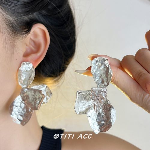 欧美夸张褶皱金属花朵耳环女小众设计感高级气质耳钉轻奢个性耳饰